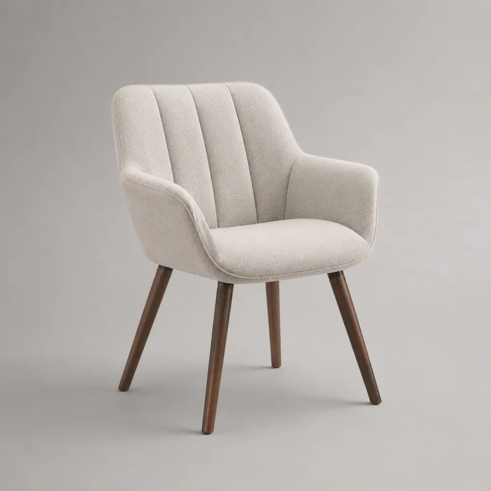 Poltrona da pranzo imbottita con braccioli in tessuto bouclé beige gambe in legno marrone 62x60x82 cm